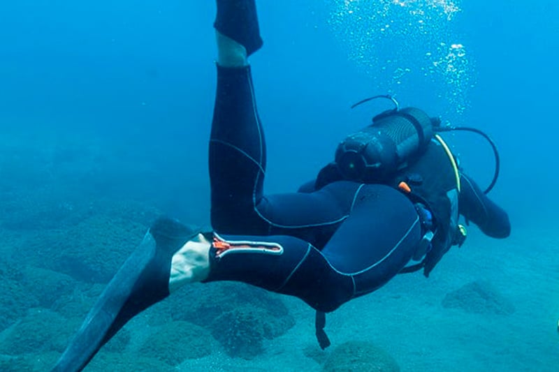 Scuba Frog Kick and Other Diving Kicks, How to Use Them?