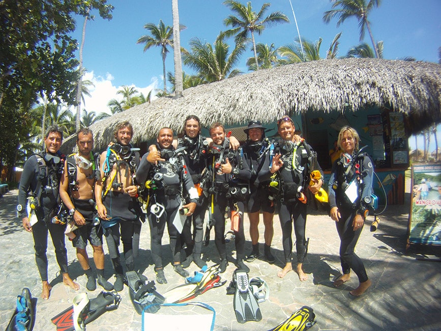 How to become a Scuba Diving Instructor - crew