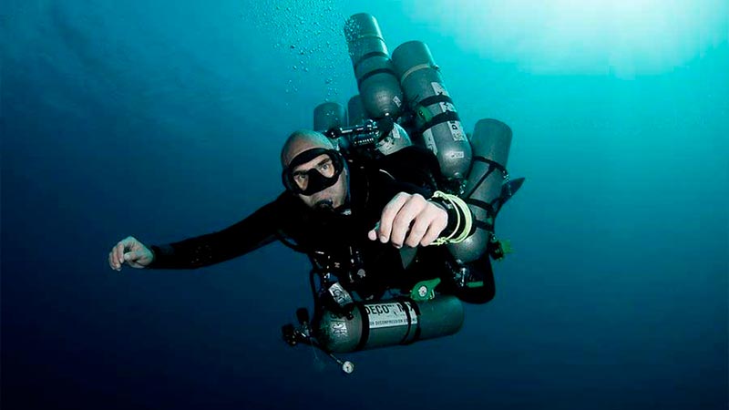 14 Scuba Diving Records by Guinness, Including the Deepest Dive
