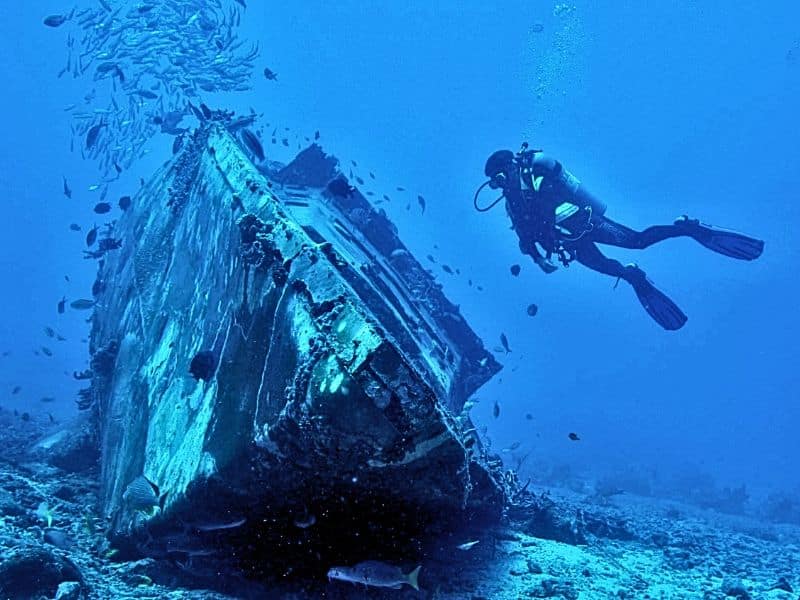 Underwater treasure hunting-cazadores de tesores submarinos (8)