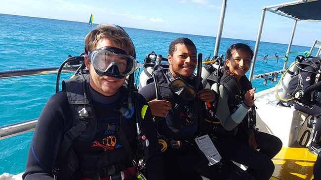 how to become a scuba diving instructor - diving